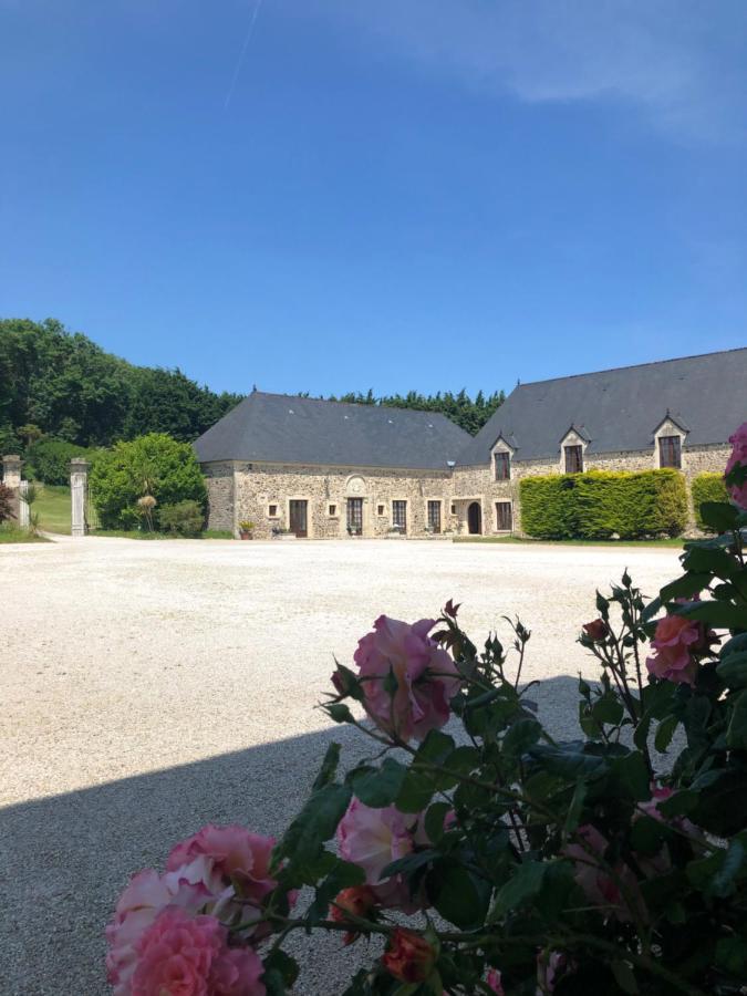 Hotel Du Chateau De Quineville Bagian luar foto