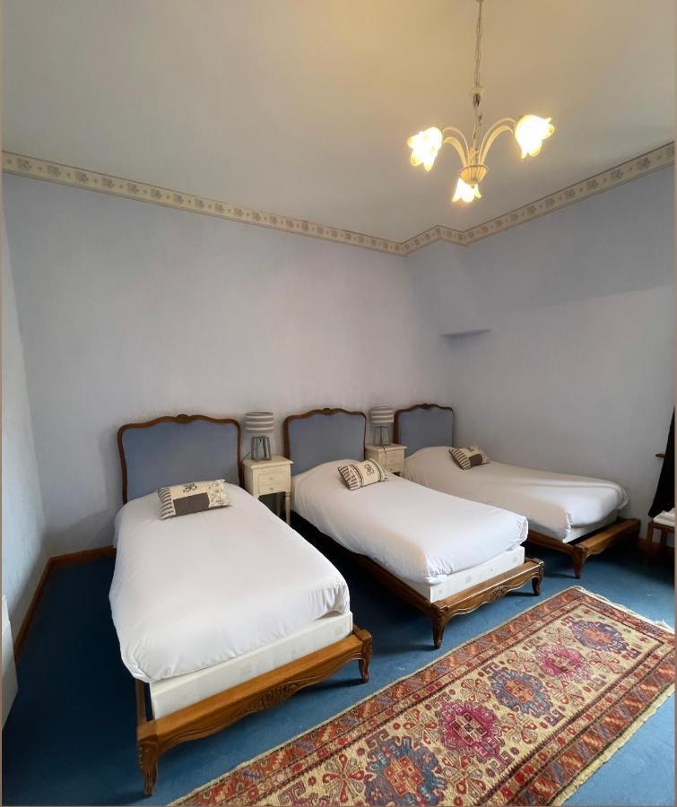 Hotel Du Chateau De Quineville Bagian luar foto