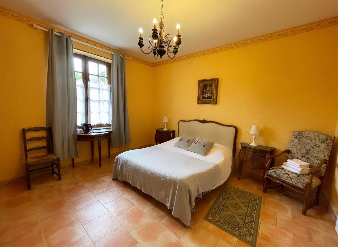 Hotel Du Chateau De Quineville Bagian luar foto