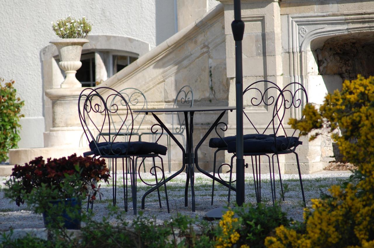 Hotel Du Chateau De Quineville Bagian luar foto
